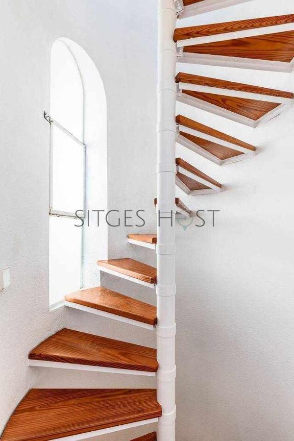 Alojate En Una Torre Sobre El Mar Apartment Sitges Exterior photo